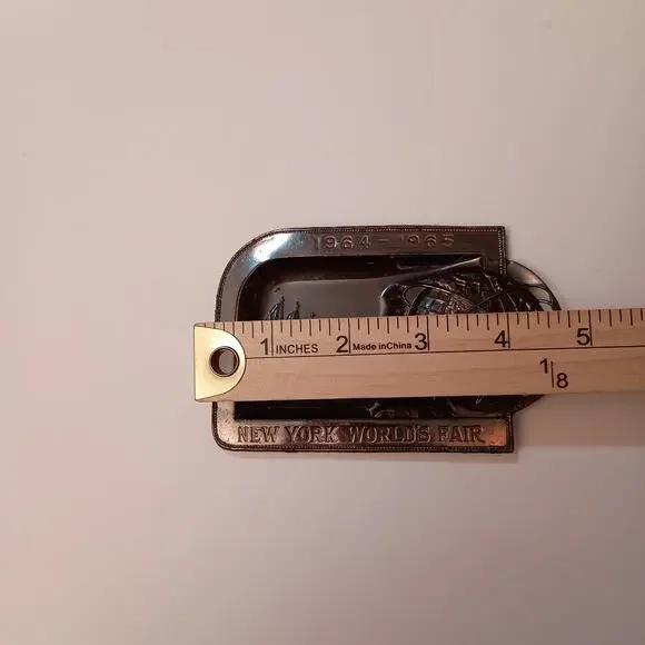 Four Vintage Small Ashtrays Winston, Washington, Worlds Fair, and Boars Head Inn - Picture 10 of 12